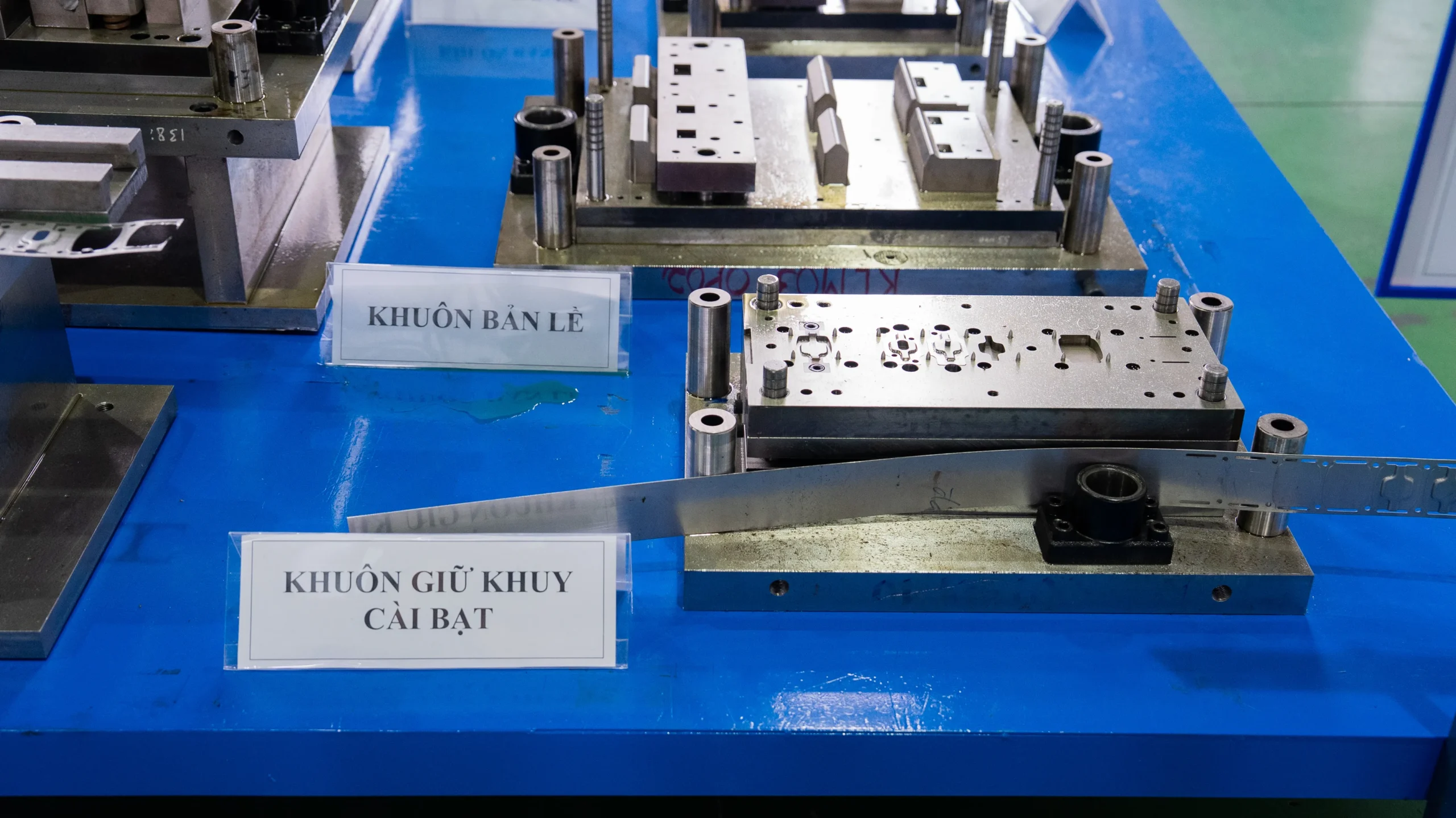 A progressive die provides high production efficiency A progressive die provides high production efficiency